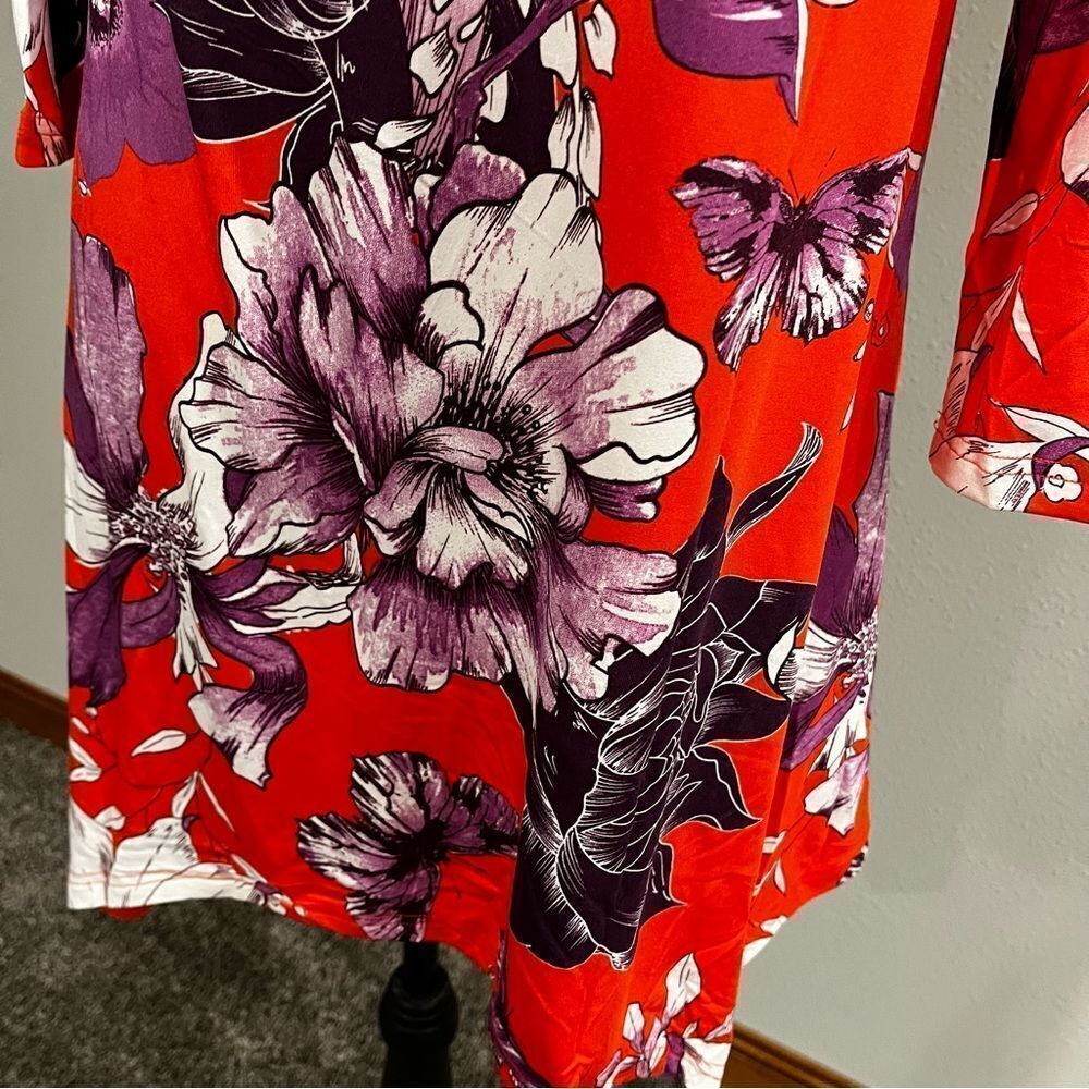 Floral asymmetrical long sleeve top - Picture 5 of 15